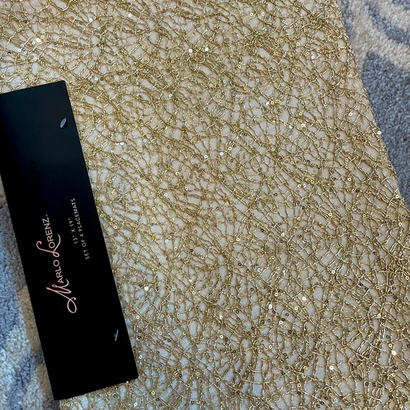 Gold placemats set - Picture 1 of 6